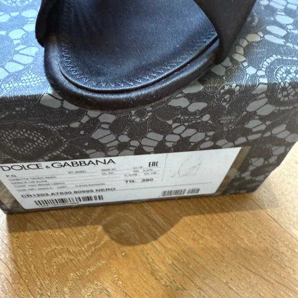 Dolce & Gabbana Kiara 105 Black Slides - Picture 14 of 15